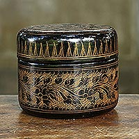 Caja de madera lacada, 'Exotic Golden Flora' - Caja decorativa redonda hecha a mano en madera lacada