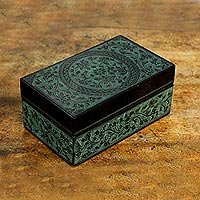 Caja de madera lacada, 'Ramo de Jade' - Caja Decorativa Lacada Verde sobre Negro
