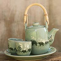 Juego de té de cerámica Celadon, 'Elephant Parade' (juego para 2) - Juego de té temático de elefante Thai Celadon para dos