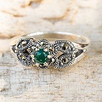 Anillo de cóctel de marcasita, 'Verdant Bud' - Anillo de cóctel de marcasita tailandesa y ágata verde