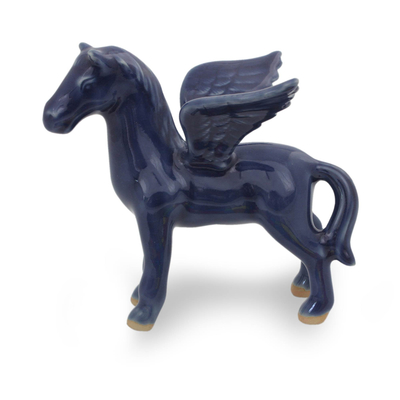 Celadon-Keramikfigur, „Saphir-Pegasus“ - Grün-seladonfarbene geflügelte Pferdefigur