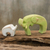 Escultura en madera, (par) - Esculturas de elefantes de madera verde y blanca hechas a mano (par)