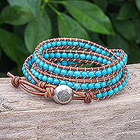 Pulsera cruzada de cuero - Brazalete de cuero de triple vuelta con turquesa reconstituida