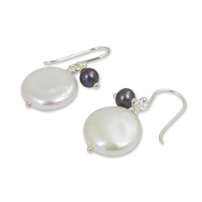Aretes colgantes de perlas cultivadas - Aretes colgantes de perlas cultivadas blancas y grises tailandesas