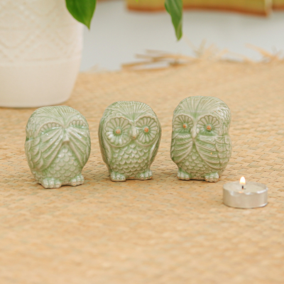 Estatuillas de cerámica Celadon, (juego de 3) - Estatuillas de búho de cerámica verde celadón de comercio justo (juego de 3)