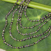 Amethyst- und Peridot-Strang-Halskette, „Lavender Spring“ – Perlenbesetzte Amethyst- und Peridot-Halskette aus Thailand