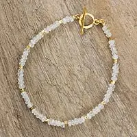 Pulsera de cuentas chapadas en oro y piedra lunar arcoíris, 'Simply Fascinating' - Pulsera de cuentas de piedra lunar arcoíris de comercio justo tailandés