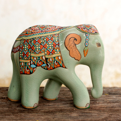 Seladon-Keramikfigur, (klein) - Handbemalte Elefantenstatuette aus thailändischem Seladon-Keramik (klein)