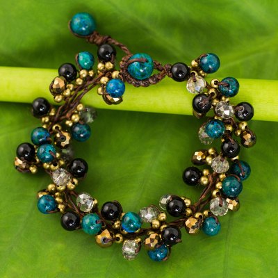 Beaded bracelet, 'Verdant Cattlelaya' - Hand Knotted Beaded Bracelet with Serpentine and Onyx