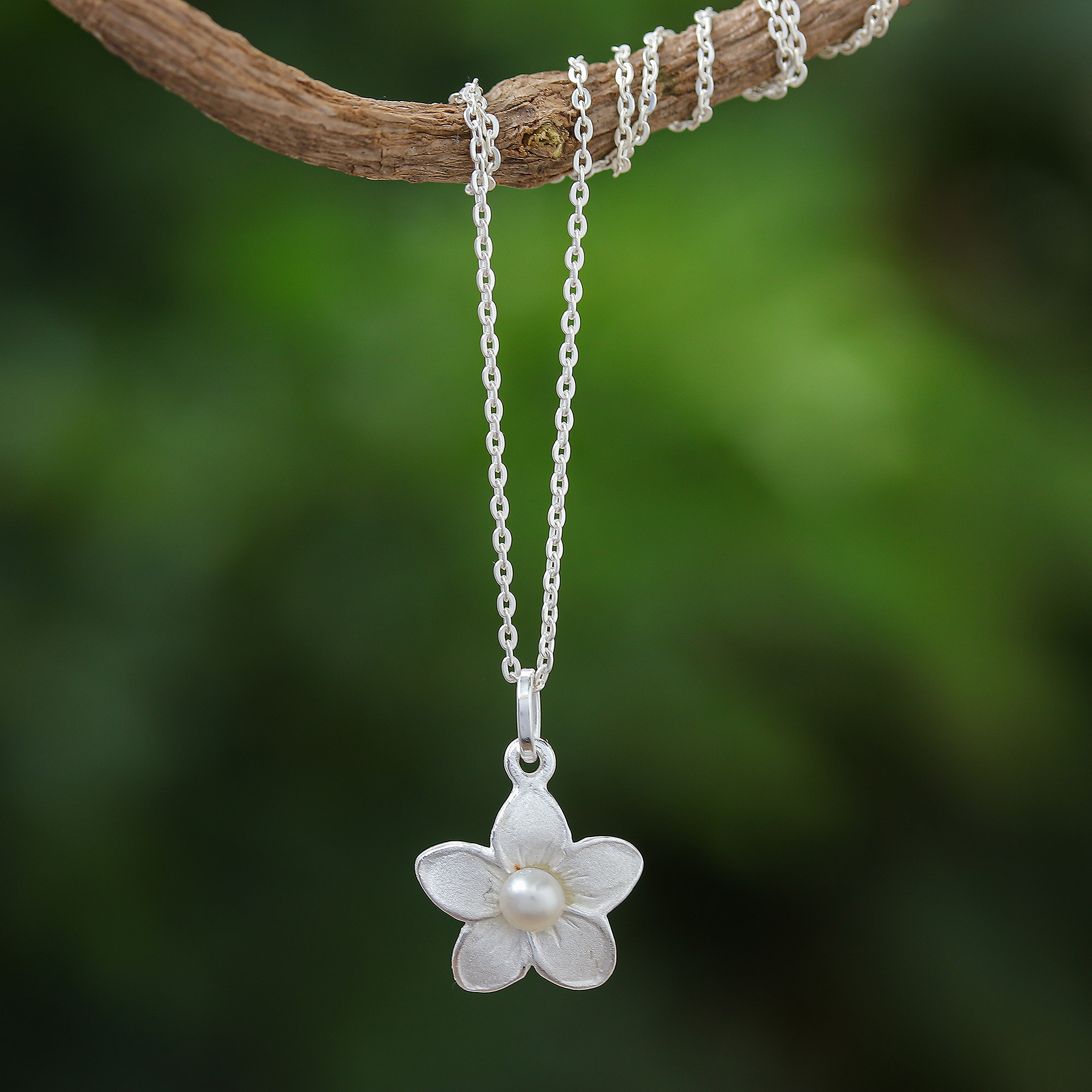 Sterling Silver Flower Pendant with Freshwater Pearl 