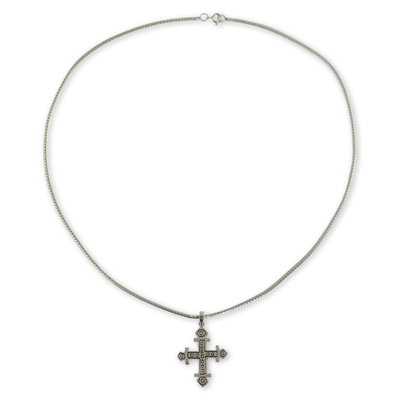 Halskette mit Kreuzanhänger aus Sterlingsilber - Kunsthandwerklich gefertigter silberner Kreuzanhänger an einer Panzergliederkette