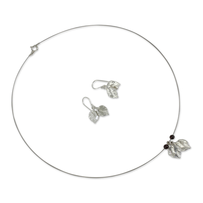 Schmuckset aus Granat und Sterlingsilber - Handgefertigtes Set aus Halskette und Ohrringen mit Granaten