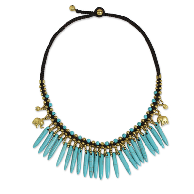 Wasserfall-Halskette mit Perlen - Handgefertigte Halskette mit blauen Calcit- und Messingelefanten