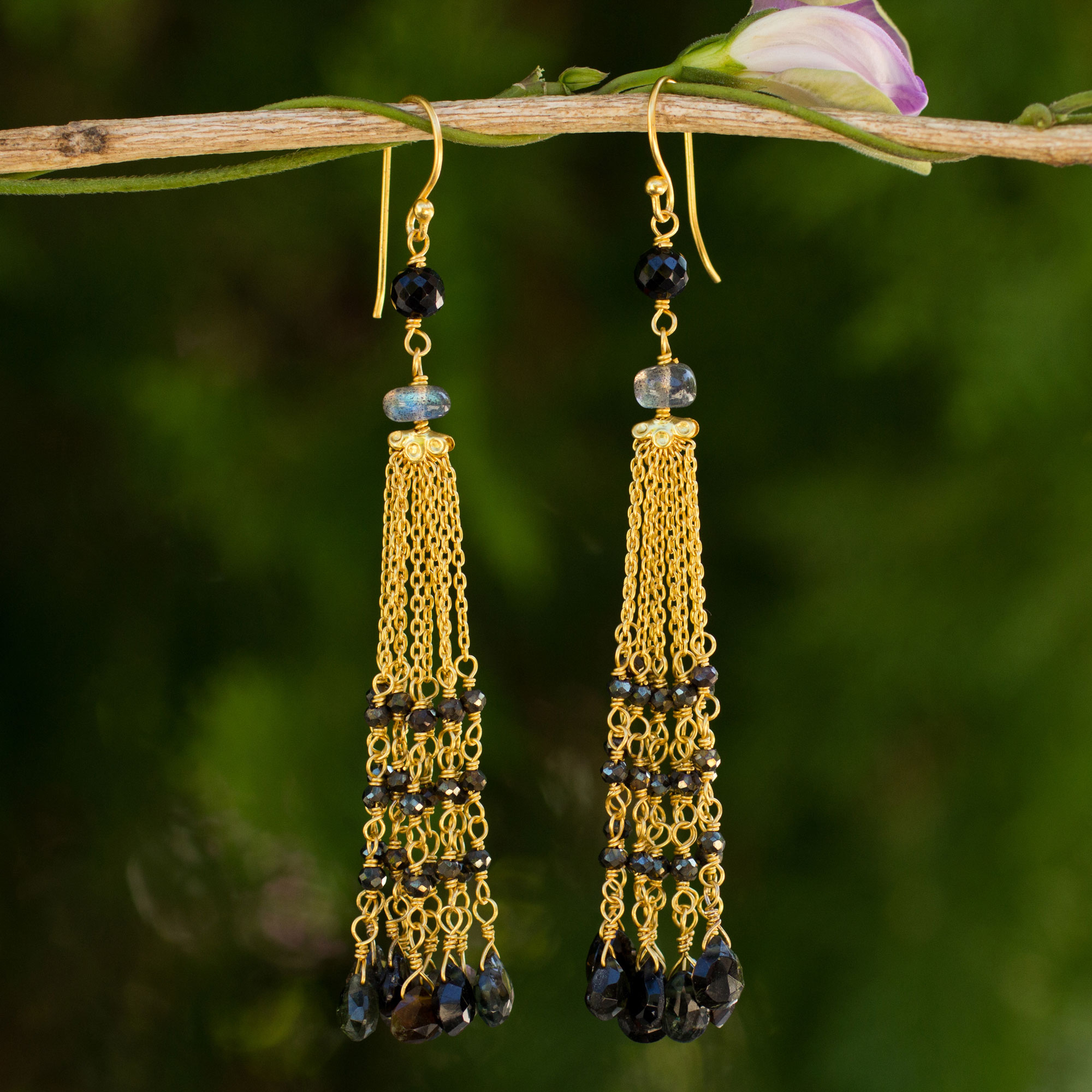 Earrings (इयररिंग)- Upto 50% to 80% OFF on Latest Earrings Designs Online  For Women/Girls at Best Prices In India | Flipkart.com