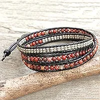 Jaspis-Wickelarmband, „Hill Tribe Explorer“ – Jaspis und Silber auf handgefertigtem Leder-Wickelarmband