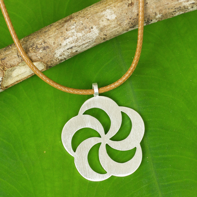 Sterling silver flower necklace, 'Pinwheel Blossom' - Thai Artisan Crafted Brushed Silver Flower Necklace