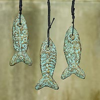 Ornamente aus recyceltem Papier, „Glücksfisch“ (3er-Set) - Handgefertigte buddhistische Fischornamente aus recyceltem Papier (3er-Set)