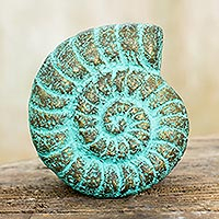 Escultura de pared de papel reciclado, 'Nautilus fosilizado' - Escultura de arte de pared de concha marina hecha a mano con papel reciclado