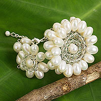 Cultured pearl beaded bracelet, 'White Chrysanthemum Trio' - Thai Handcrafted White Cultured Pearl Floral Bracelet