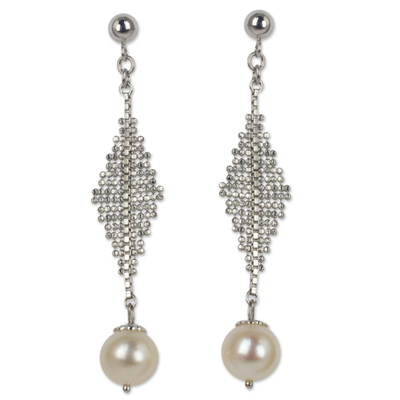 Aretes colgantes de perlas cultivadas - Aretes colgantes de perlas contemporáneas en plata de ley