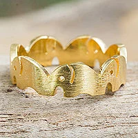 Anillo de banda vermeil de oro, 'Pachyderm Party' - Anillo de banda de elefante vermeil de oro hecho a mano en Tailandia