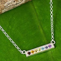 Halskette mit Anhänger aus mehreren Edelsteinen, „Regenbogen-Chakra“ – Halskette mit Chakra-Anhänger aus Sterlingsilber mit mehreren Edelsteinen