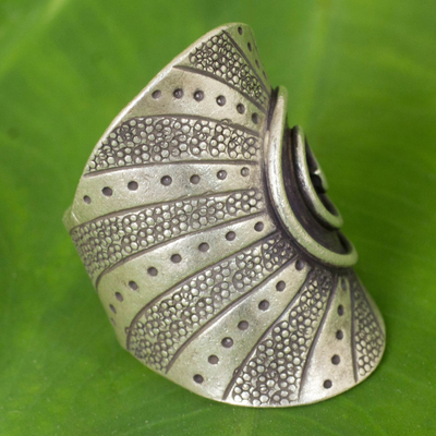 Silberner Wickelring, „Karen Rising“ – handgefertigter thailändischer Silber-Wickelring mit oxidiertem Finish
