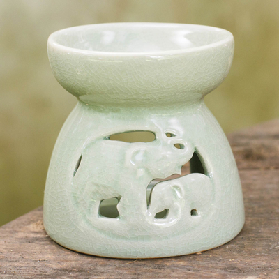 Ölwärmer aus Keramik - Handgefertigter Ölwärmer aus grünem Keramik-Ton mit thailändischen Elefanten