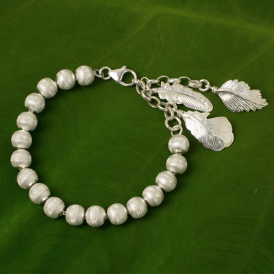 Charm-Armband aus Sterlingsilber mit Perlen - Handgefertigtes Charm-Armband aus Sterlingsilber mit Perlen