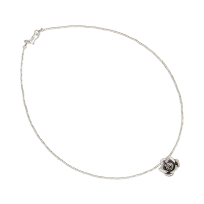 Collar colgante de plata - Collar de plata hecho a mano con colgante de rosa de Tailandia