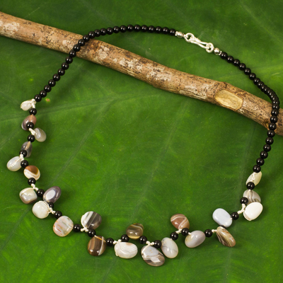Halskette aus Achat- und Onyxperlen - Onyx-Halskette mit Freiform-Achaten