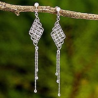 Wasserfall-Ohrringe aus Sterlingsilber, „Dazzling Chandeliers“ – Wasserfall-Ohrringe aus Sterlingsilber auf Beiträgen aus Thailand