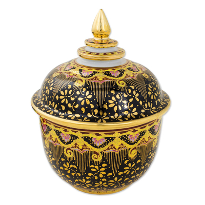 Hand Painted Thai Decorative Benjarong Porcelain Jar