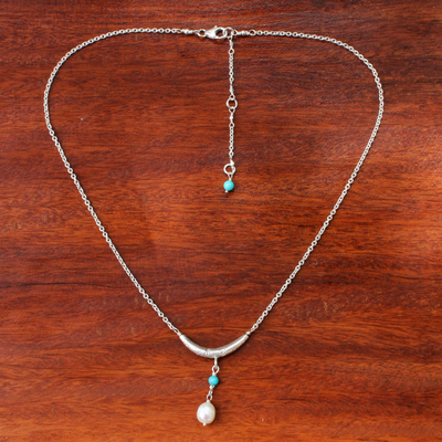 Zuchtperlen-Anhänger-Halskette, 'Mond und Sternenlicht'. - Zuchtperlen- und Calcit-Anhänger-Halskette aus Thailand