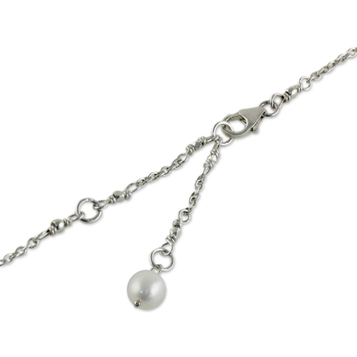 Collar colgante de perlas cultivadas, 'Glowing Moons' - Collar de perlas cultivadas y plata de ley de Tailandia