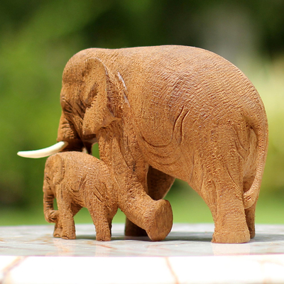 Estatuilla de madera de teca - Estatuilla de elefante de madera de teca hecha a mano de Tailandia