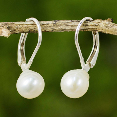Aretes colgantes de perlas cultivadas - Aretes colgantes de perlas cultivadas de alto brillo de Tailandia