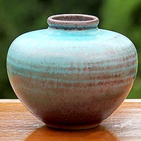 Jarrón de cerámica, 'Seaward Sand' - Jarrón redondo de cerámica hermético hecho a mano de Tailandia