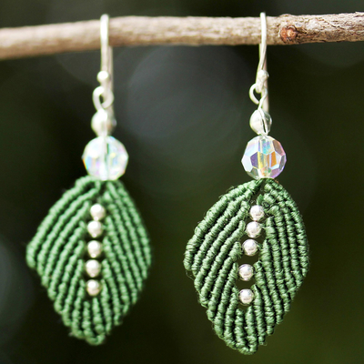 Perlenohrringe aus Seide - Ohrhänger aus Seide und Glasperlen in Olivgrün aus Thailand