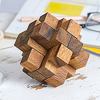 Rompecabezas de madera, 'Diamond Cube' - Juego de rompecabezas de madera hecho a mano geométrico de Tailandia