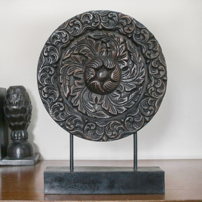Escultura de madera - Escultura de madera con relieve floral tallada a mano de Tailandia