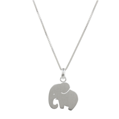 Collar colgante de plata esterlina - Collar con colgante de plata esterlina tailandesa de un elefante orgulloso