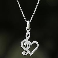 Halskette mit Herzanhänger aus Sterlingsilber, „Lovely Melody“ – Halskette mit Herzanhänger aus Sterlingsilber mit Violinschlüssel, Thailand