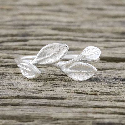 Simple Sterling Silver Leaf Design Ring by Thai Artisan