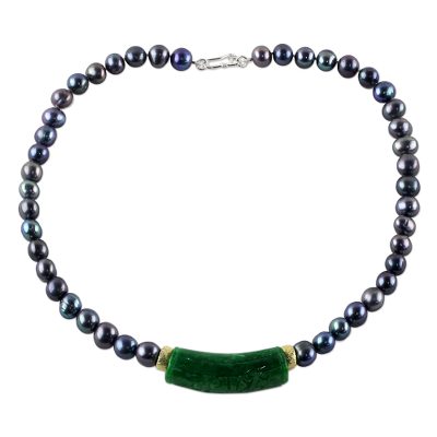 Quartz and cultured pearl pendant necklace, 'Luxurious Air in Grey' - Thai Green Quartz and Grey Cultured Pearl Pendant Necklace