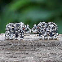 Pendientes de botón de granate y marcasita, 'Glittering Elephants' - Pendientes de botón de elefante de marcasita y granate de Tailandia