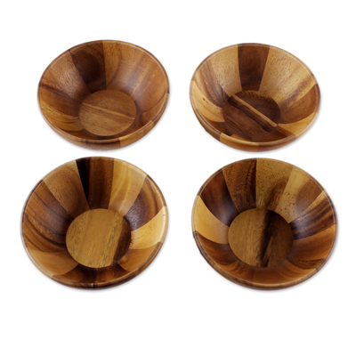 Kleine Holzschüsseln, 'Snacktime - Kleine Raintree-Holz-Snackschalen aus Thailand (4er-Set)