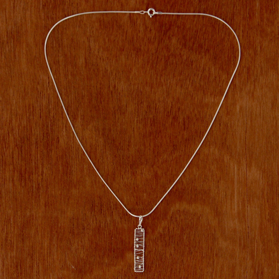 Halskette mit Anhänger aus Sterlingsilber - Rechteckige Thai-Anhänger-Halskette aus Sterlingsilber mit Draht