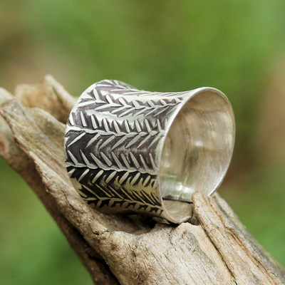 Silver Diamond Leaf Gold Ring – Wild Roots Boutique