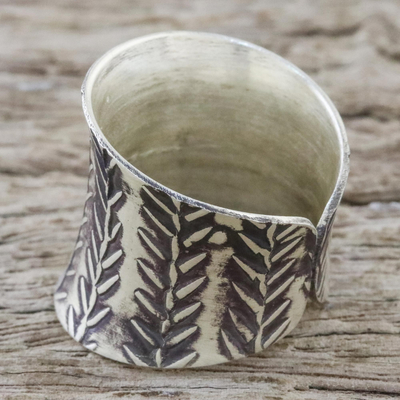 Sterling silver wrap ring, 'Embossed Leaves' - Unisex Sterling Silver Leaf Motif Wrap Ring from Thailand